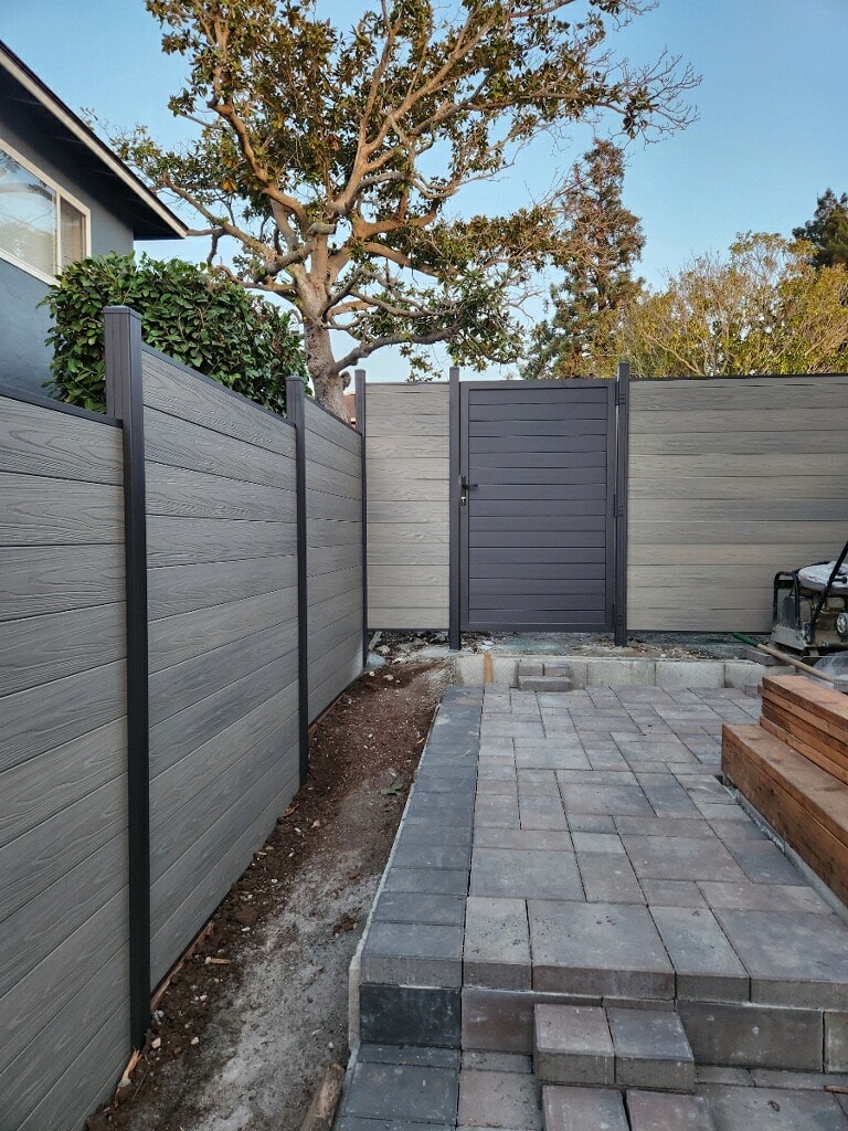 Modern Composite Fence with Metal Posts